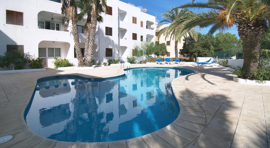 Apartamentos Costamar II Es Pujols Phòng bức ảnh