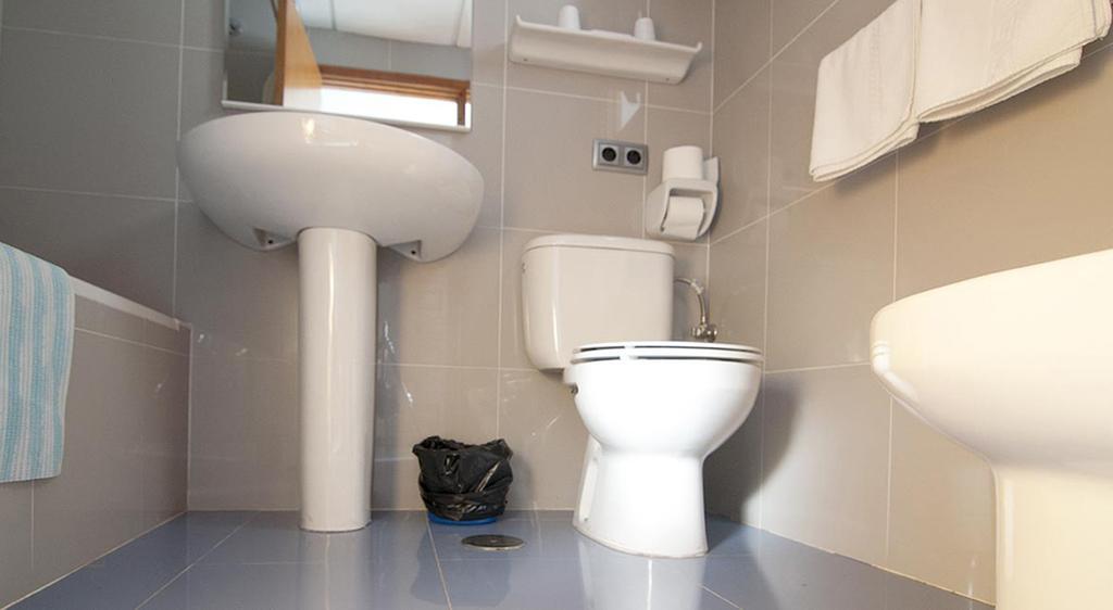 Apartamentos Costamar II Es Pujols Phòng bức ảnh