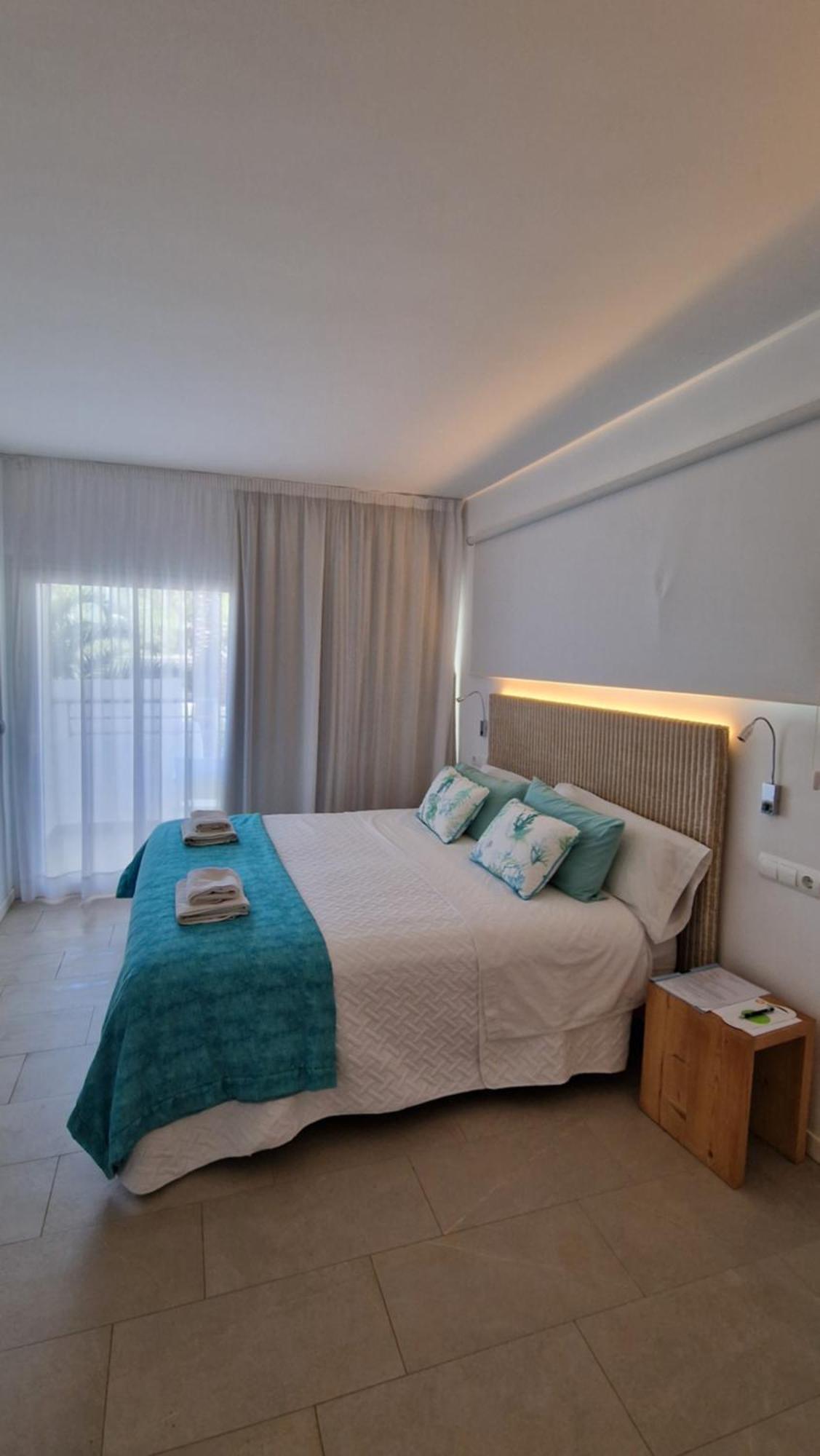Apartamentos Costamar II Es Pujols Ngoại thất bức ảnh
