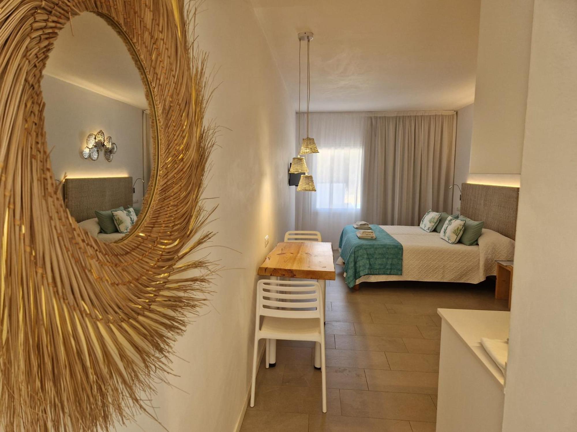 Apartamentos Costamar II Es Pujols Ngoại thất bức ảnh