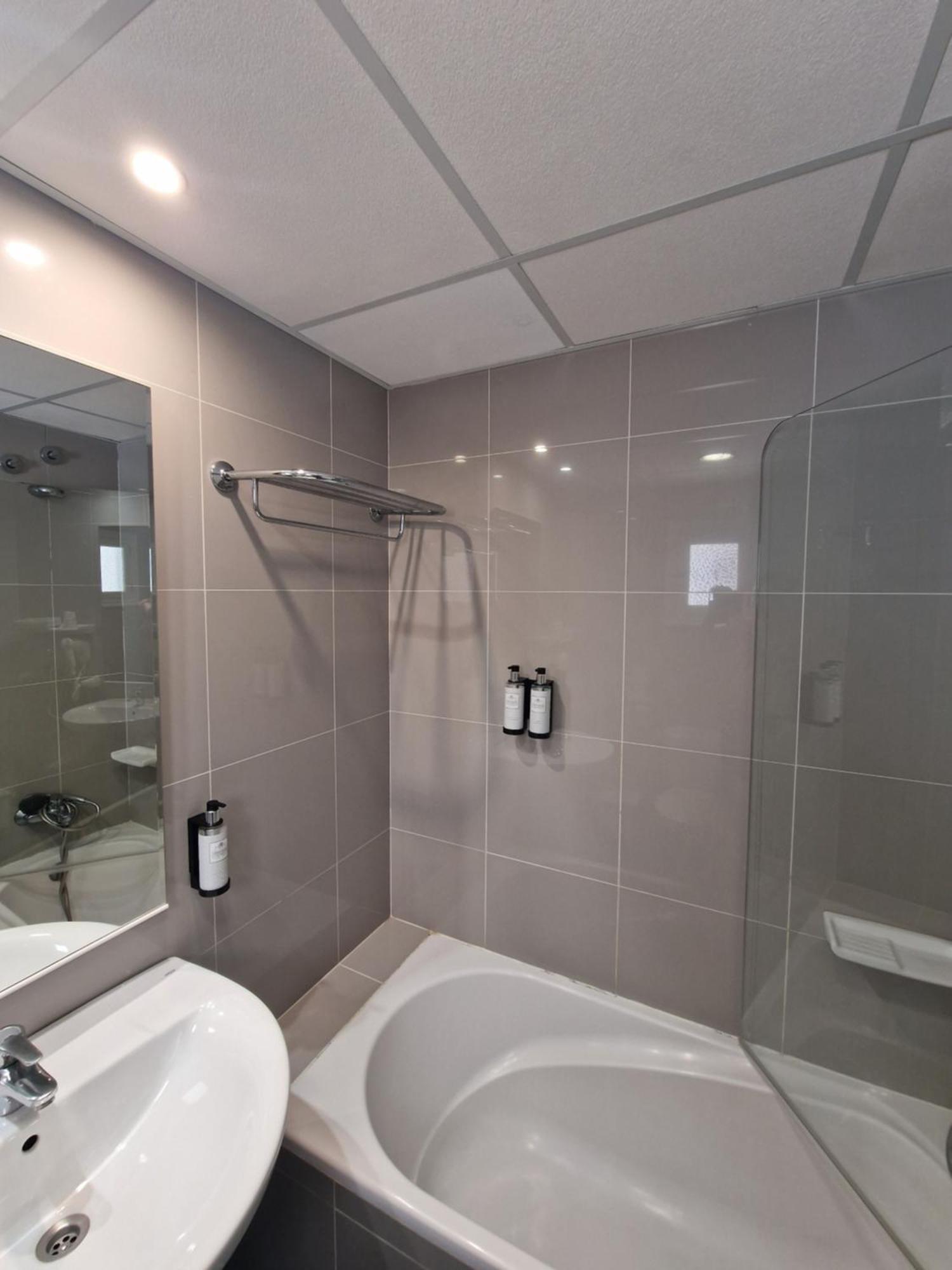 Apartamentos Costamar II Es Pujols Ngoại thất bức ảnh