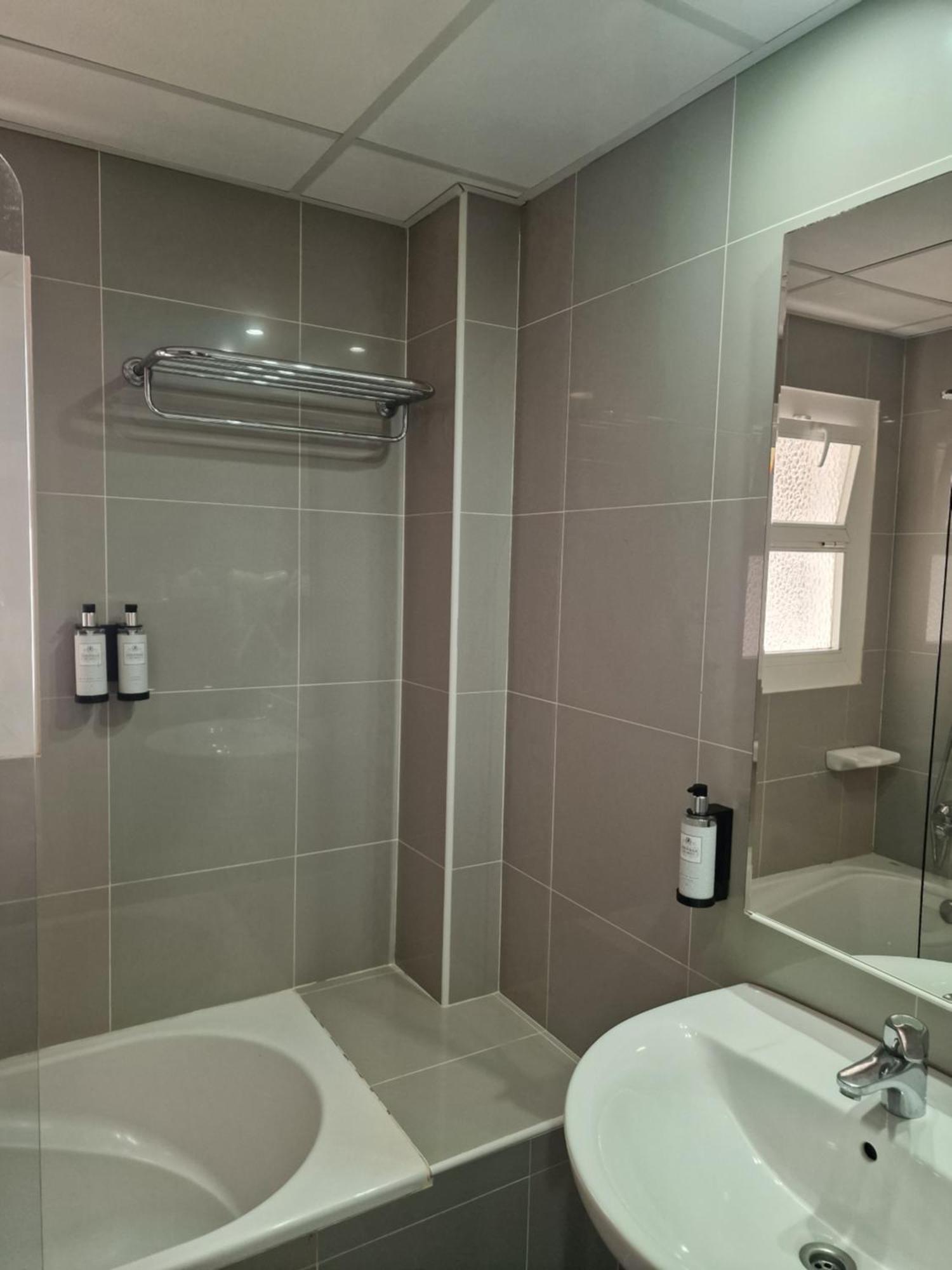 Apartamentos Costamar II Es Pujols Ngoại thất bức ảnh