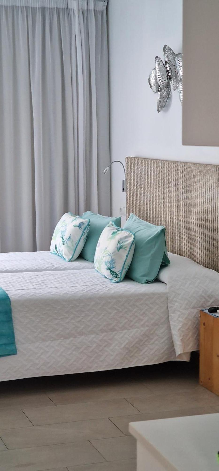 Apartamentos Costamar II Es Pujols Ngoại thất bức ảnh